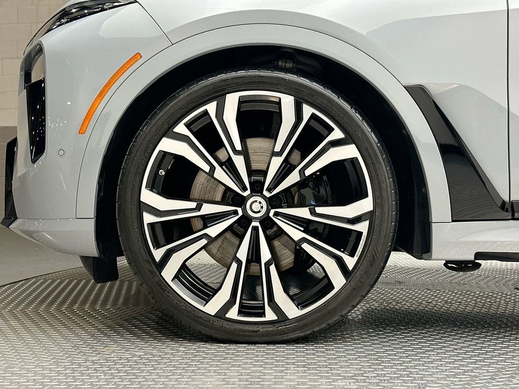 Used 2024 BMW X7 M60i w/ Executive Package AWD/4WD image 17