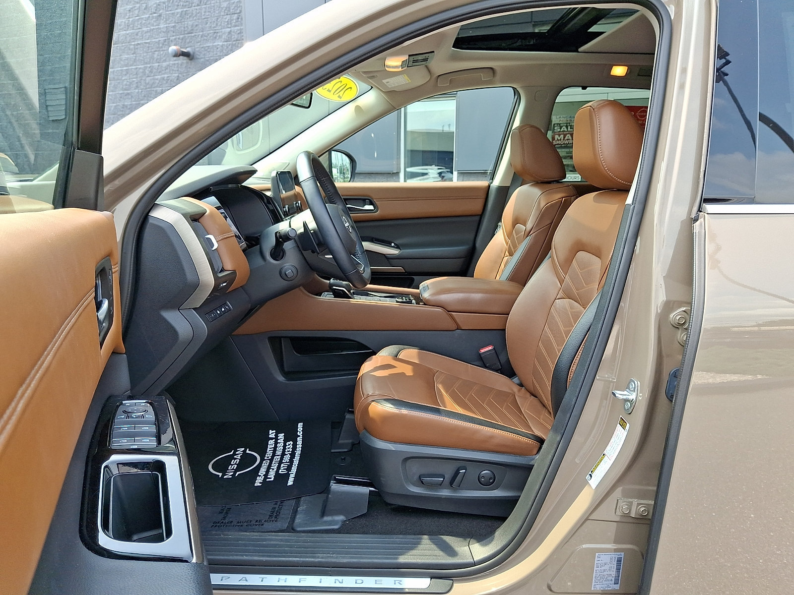 Certified 2023 Nissan Pathfinder Platinum w/ Cargo Package AWD/4WD image 16