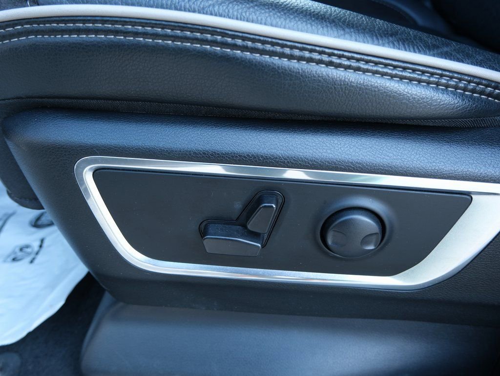 Used 2025 RAM 1500 Laramie w/ Sport Appearance Package image 25