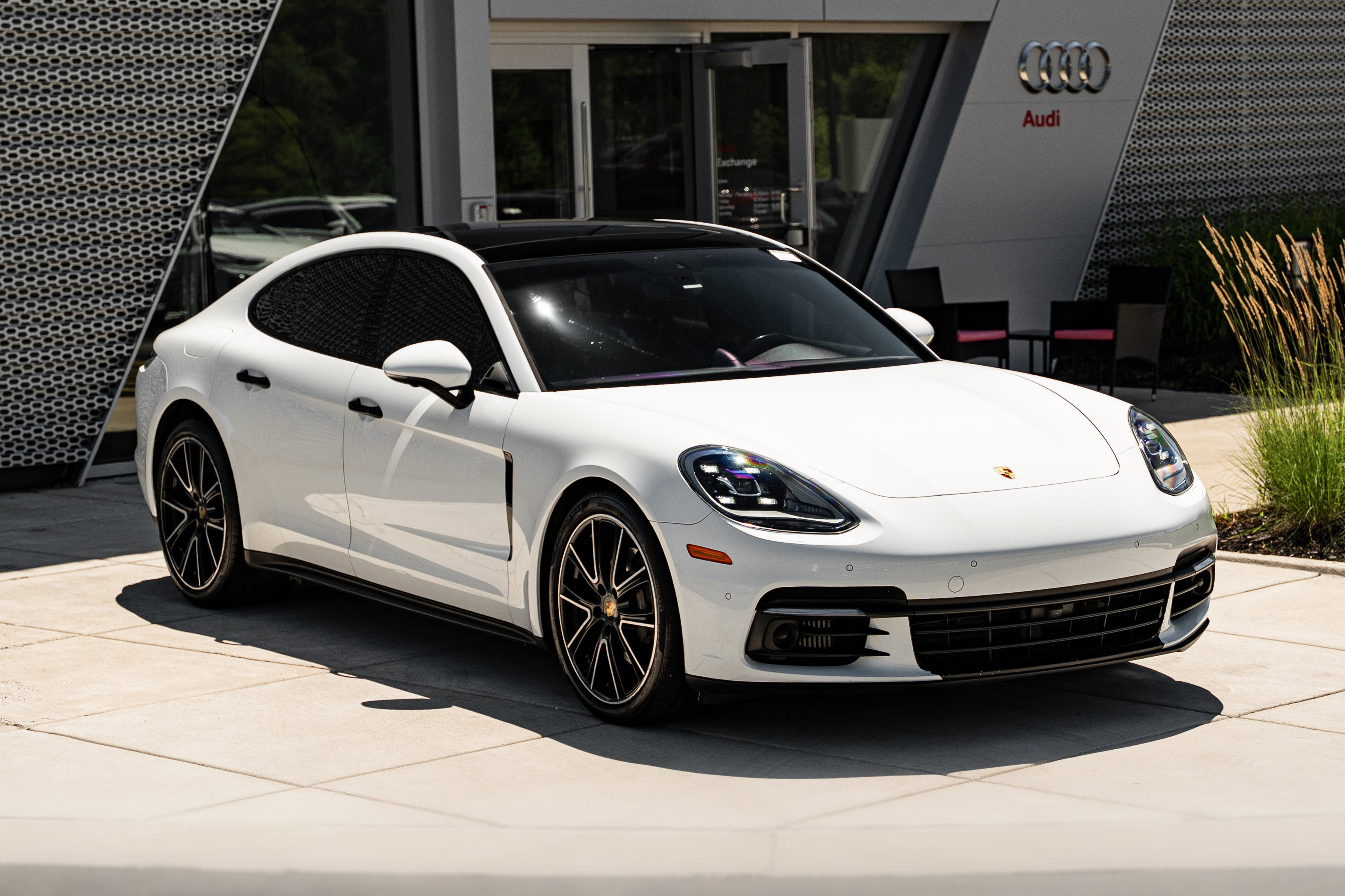 Used 2018 Porsche Panamera 4S AWD/4WD image 2
