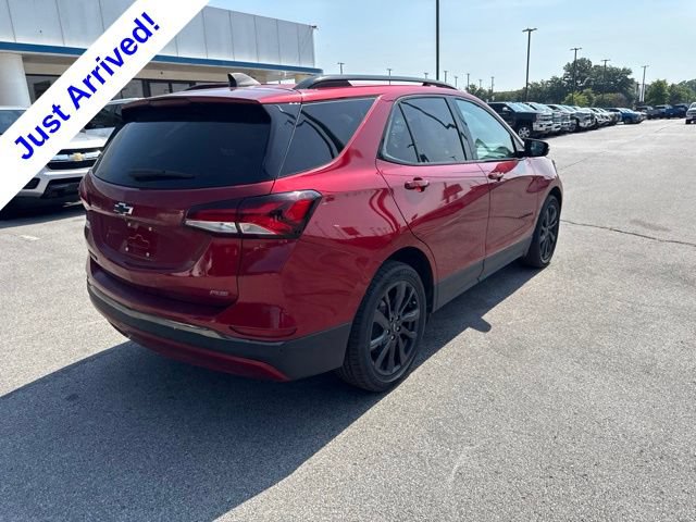 Used 2022 Chevrolet Equinox RS w/ RS Leather Package FWD image 3