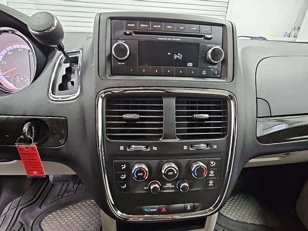 Used 2013 Dodge Grand Caravan SE image 12