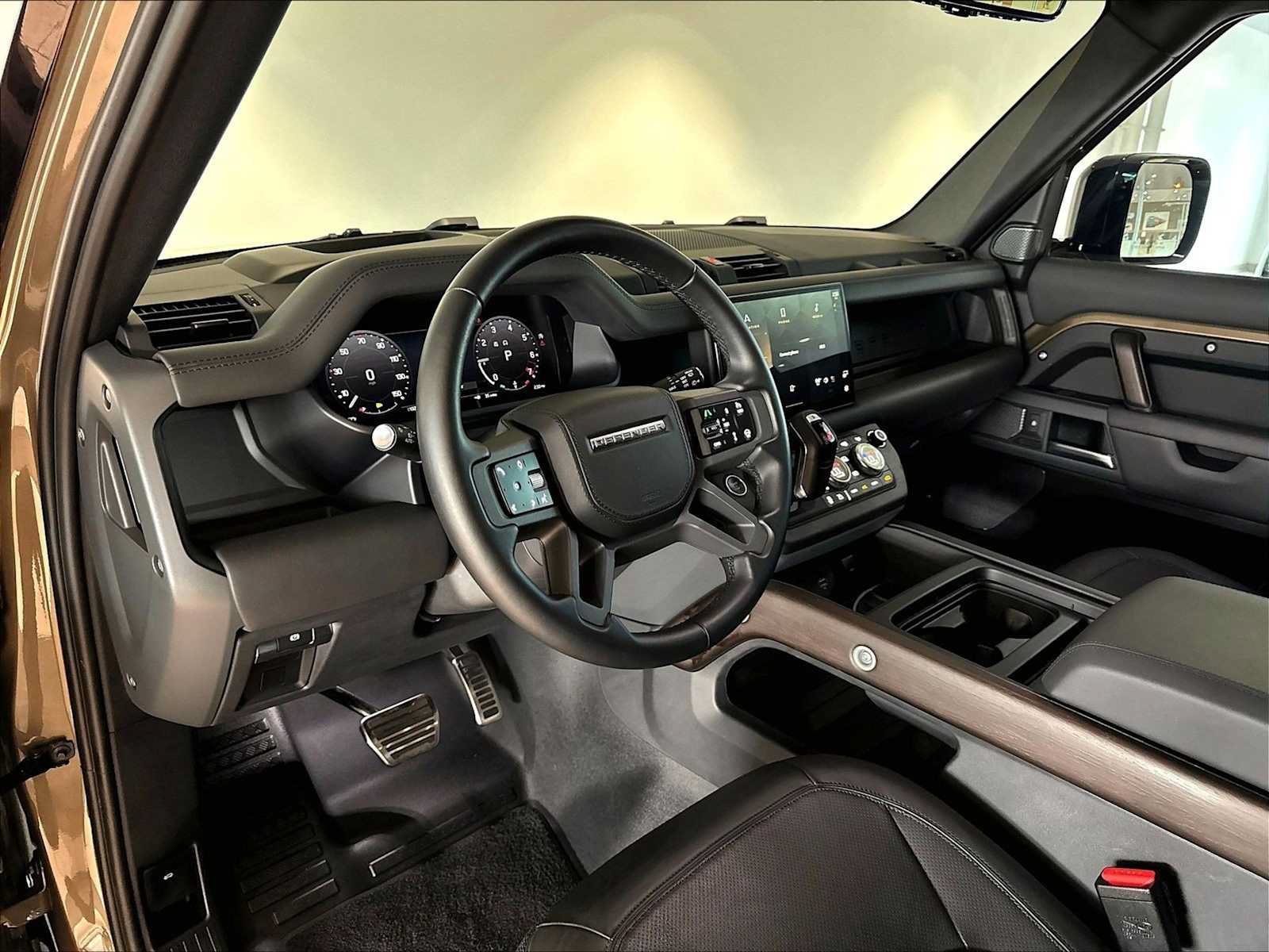 Used 2023 Land Rover Defender 110 X AWD/4WD image 7
