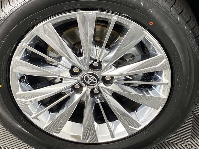 Used 2024 Toyota Grand Highlander AWD image 33