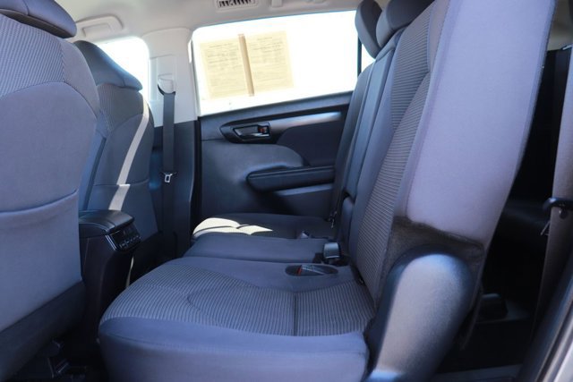 Used 2024 Toyota Highlander LE image 14