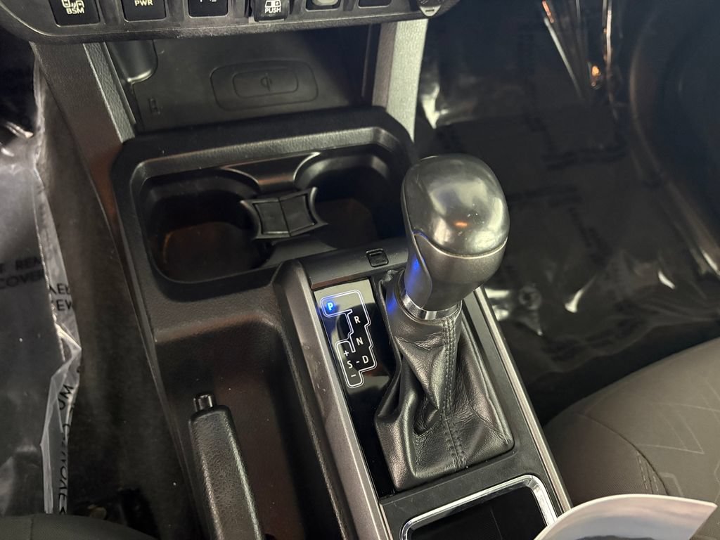 Used 2019 Toyota Tacoma TRD Sport w/ Technology Package AWD/4WD image 19