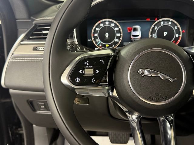 New 2026 Jaguar F-PACE R-Dynamic S image 39