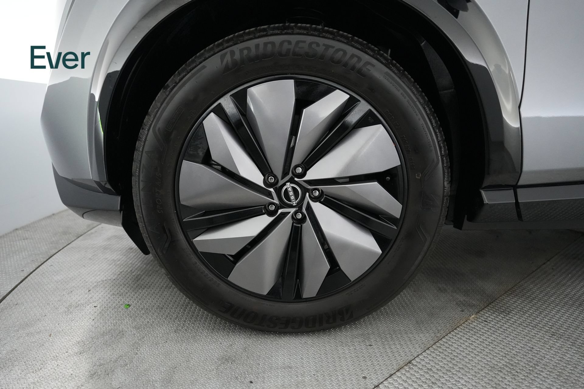 Used 2024 Nissan Ariya AWD image 19