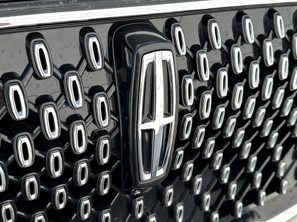 New 2027 Lincoln Aviator AWD image 28
