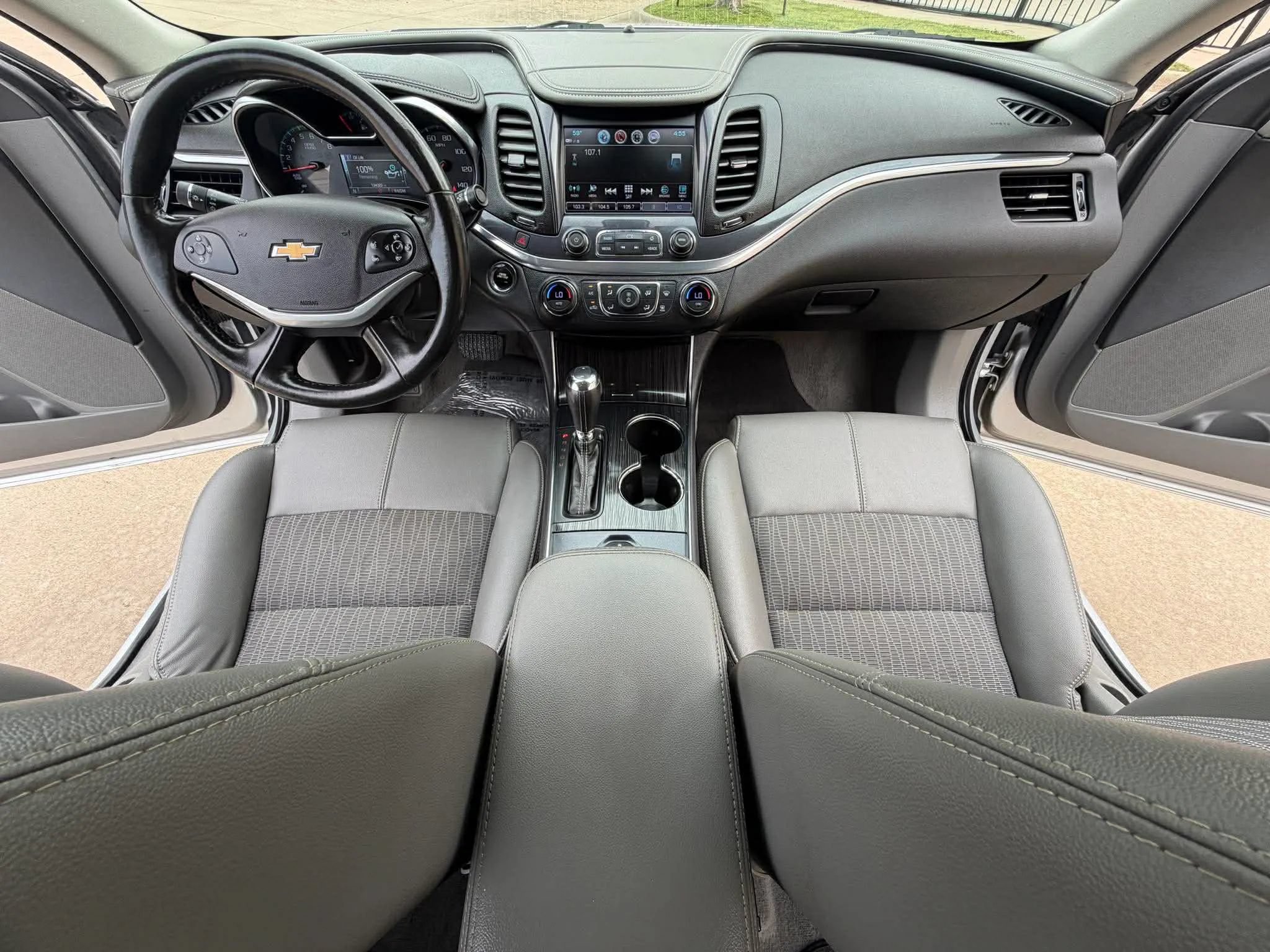 Used 2019 Chevrolet Impala LT FWD image 19