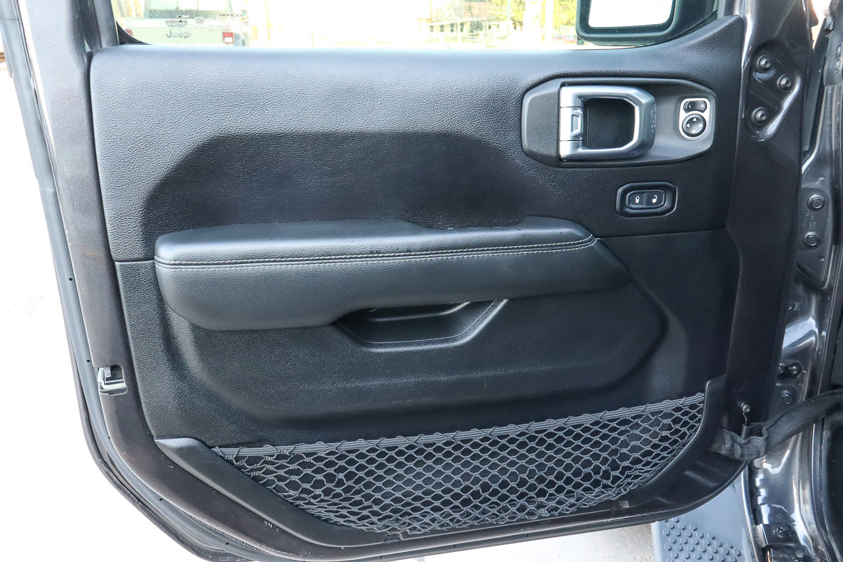 Used 2020 Jeep Wrangler Unlimited Sahara image 16