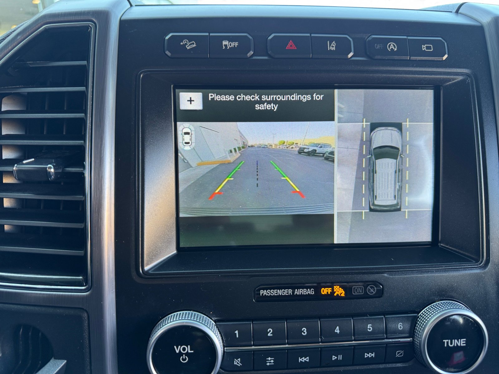 Used 2019 Ford Expedition Platinum image 29