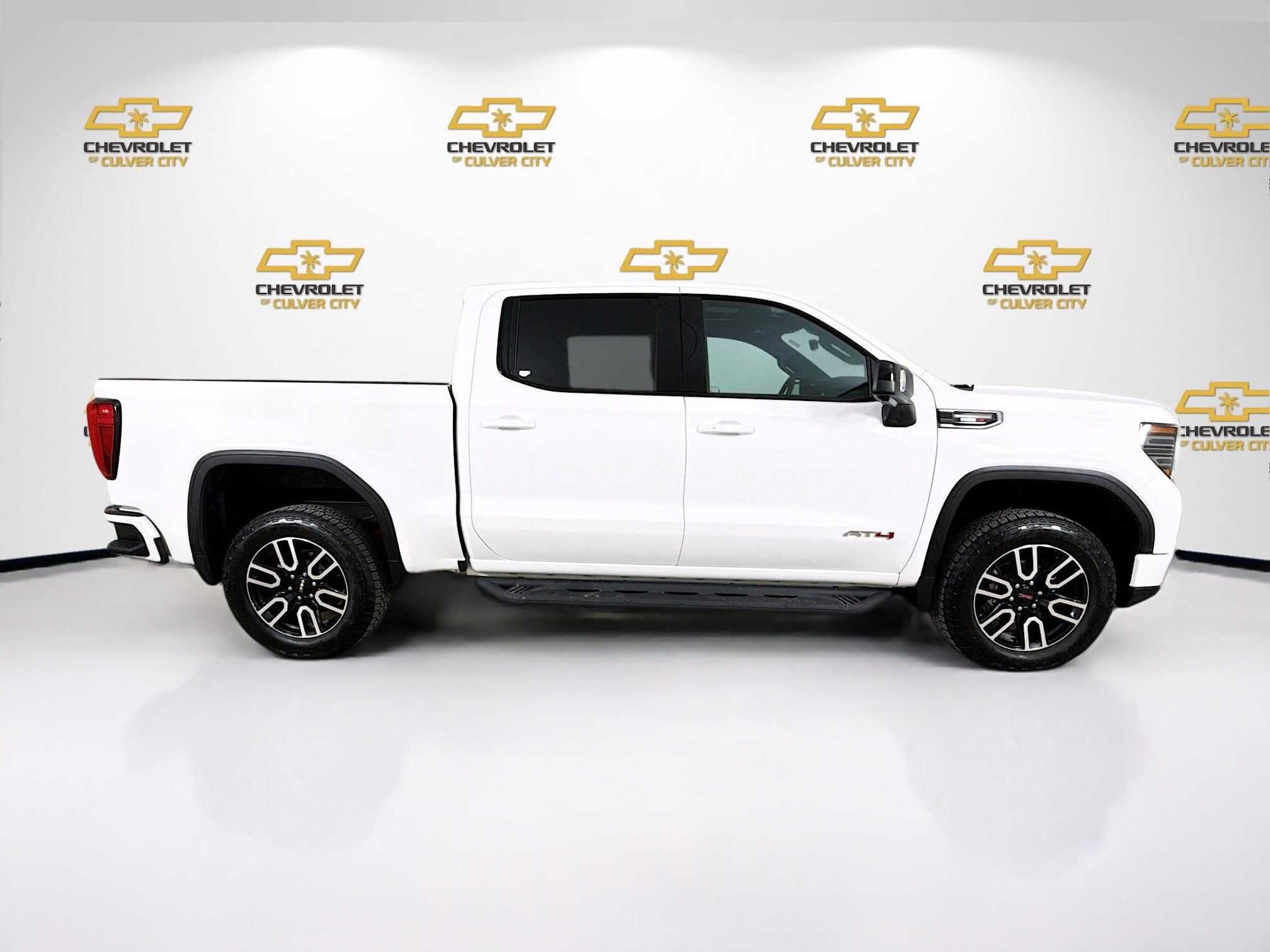 Used 2026 GMC Sierra 1500 AT4 w/ AT4 Premium Package AWD/4WD image 8