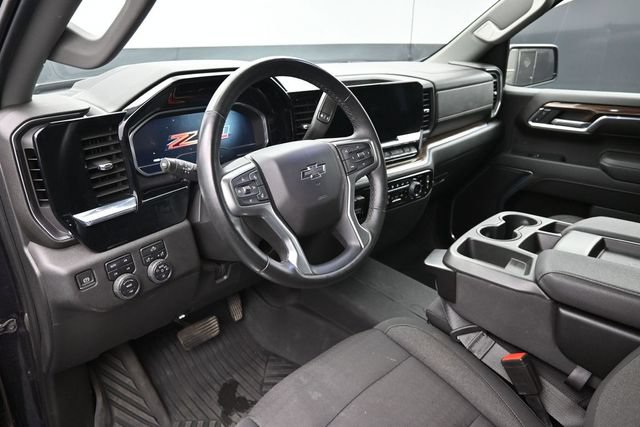 Used 2023 Chevrolet Silverado 1500 RST w/ Z71 Off-Road Package AWD/4WD image 13