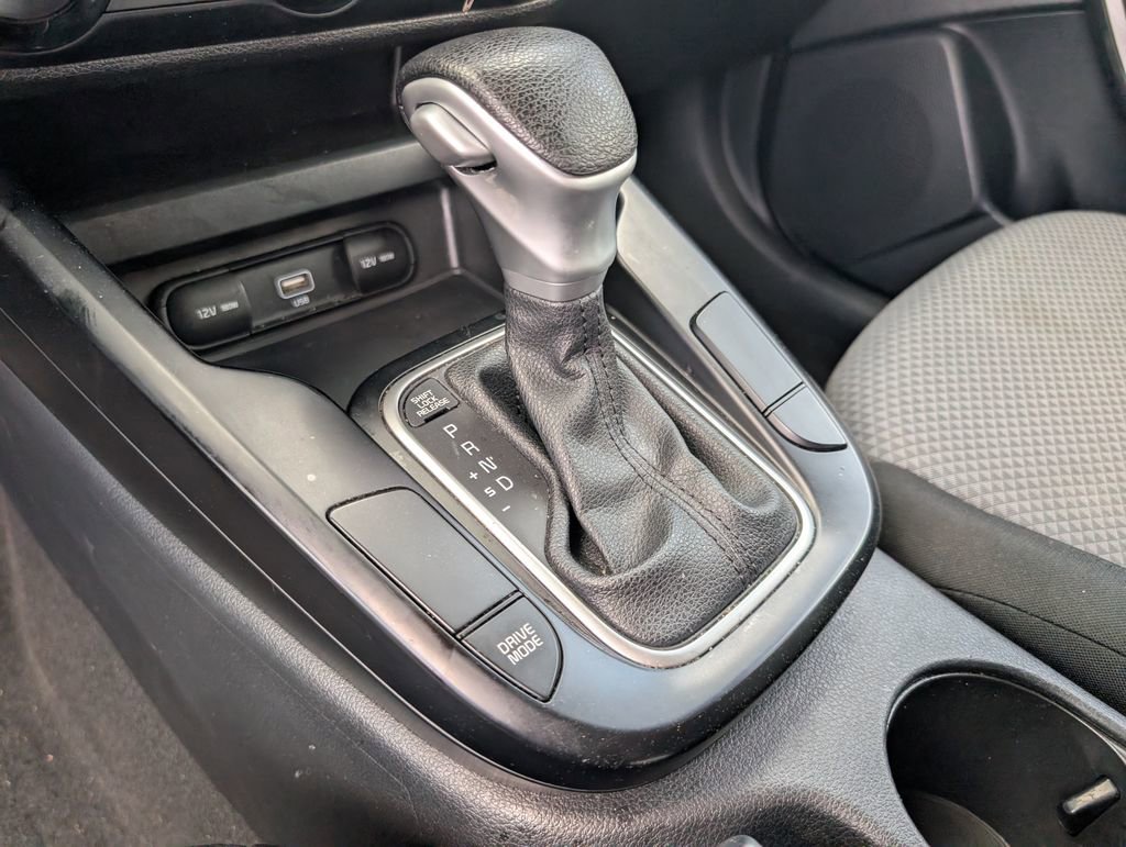 Used 2022 Kia Soul LX w/ Technology Package FWD image 16