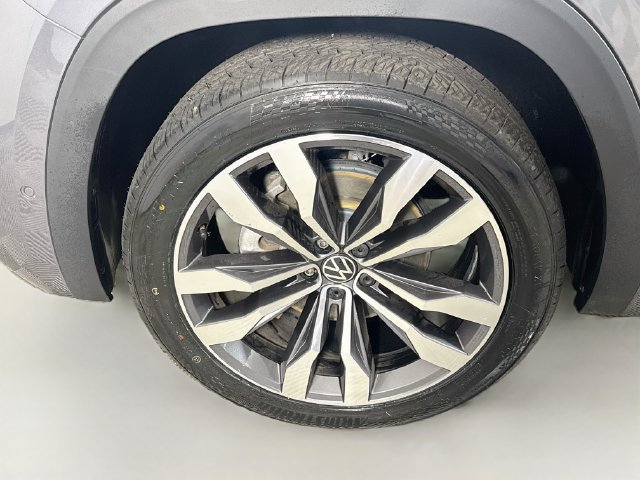 Used 2022 Volkswagen Atlas Cross Sport SEL Premium R-Line AWD/4WD image 37