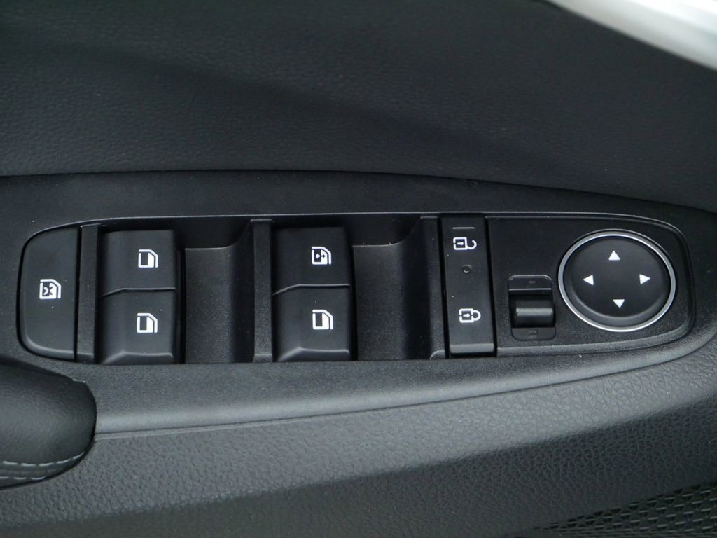 New 2026 Kia Seltos S image 21