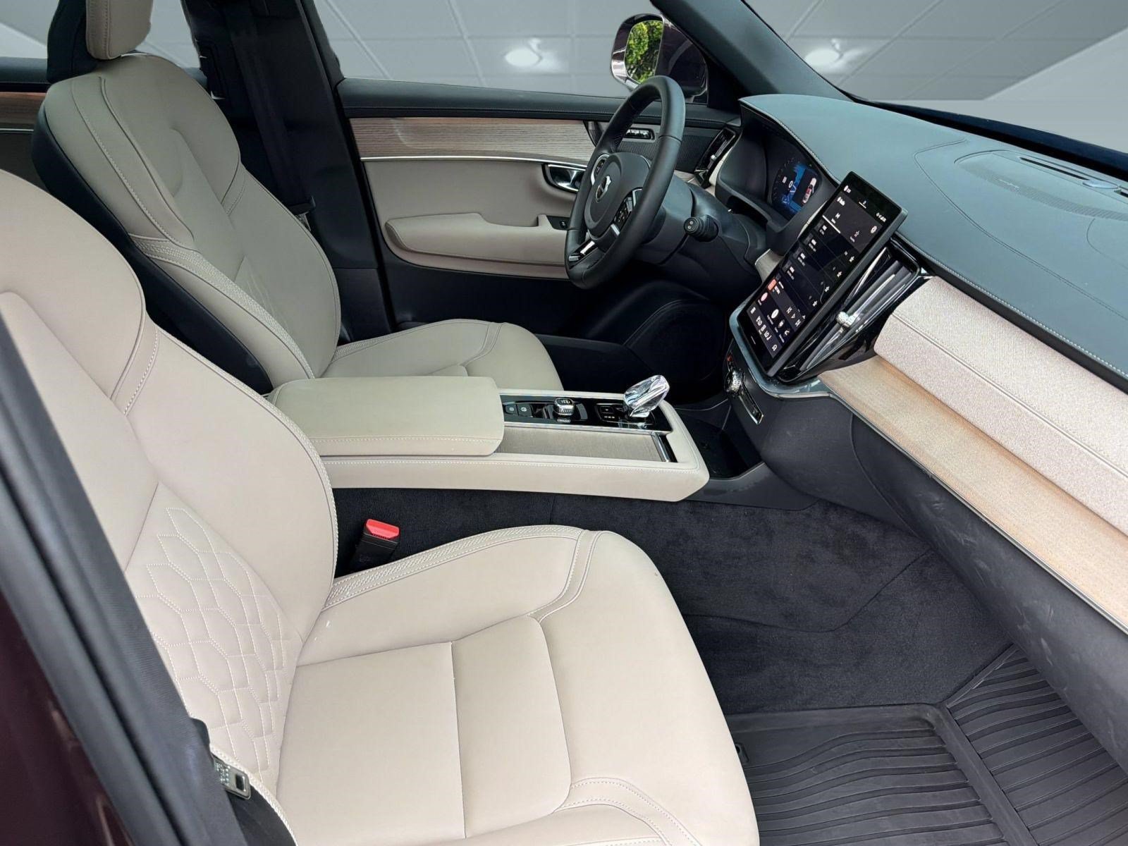 Certified 2025 Volvo XC90 B5 Plus w/ Protection Package Premier AWD/4WD image 24