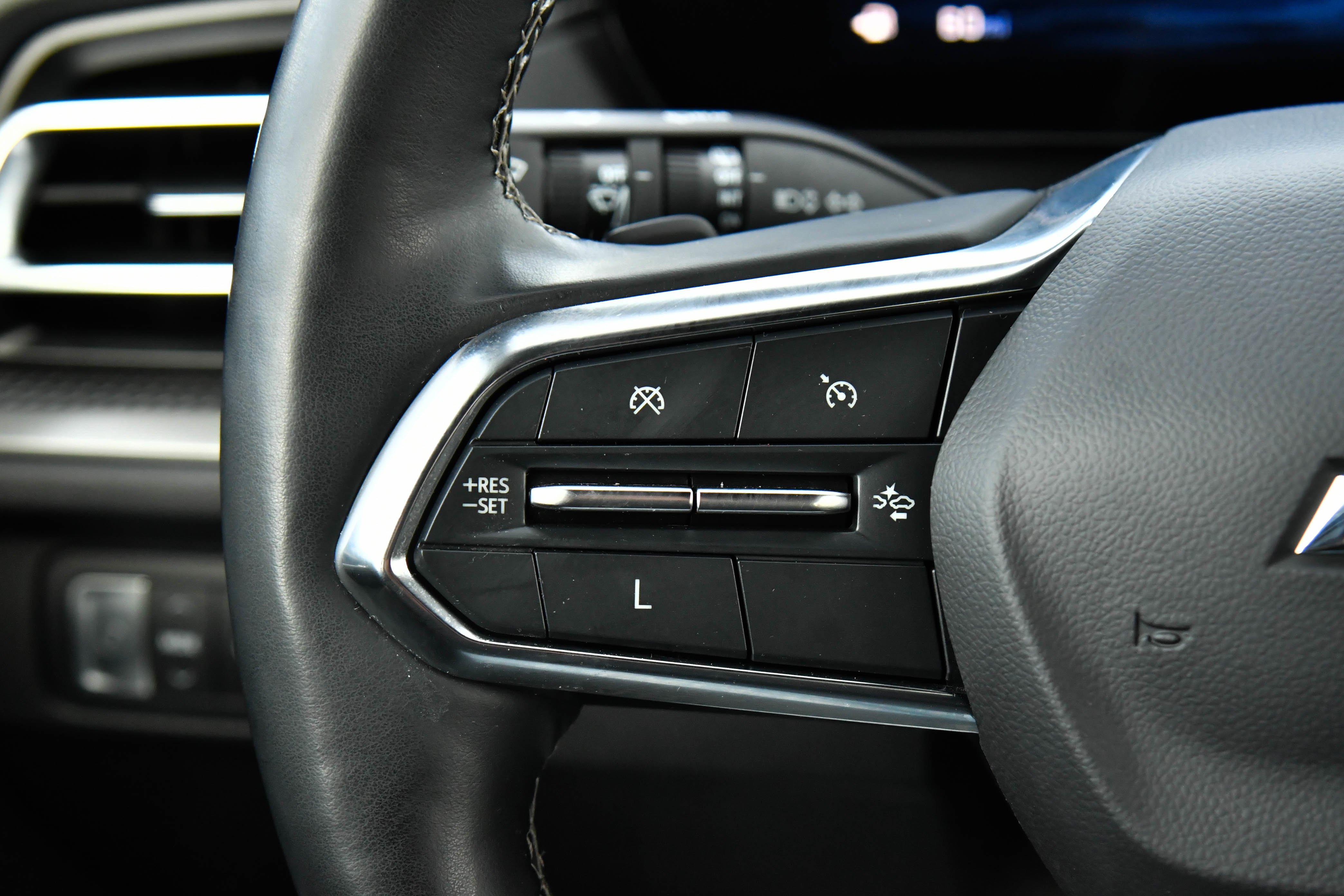 Used 2024 Chevrolet Traverse LT FWD image 40