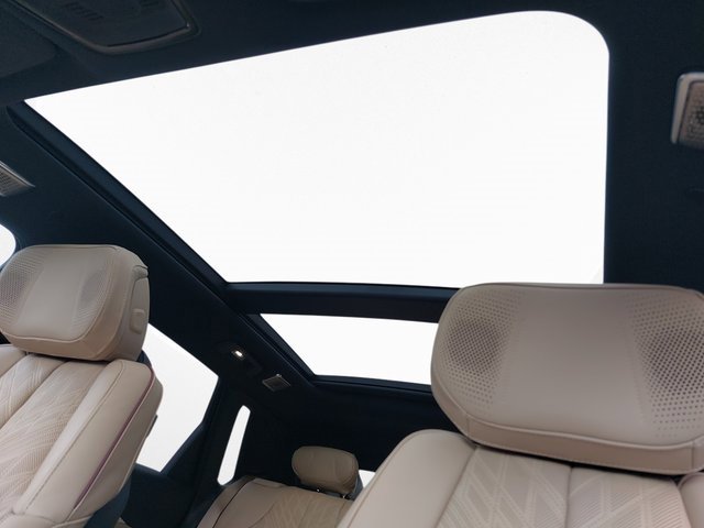 New 2026 Cadillac Lyriq V w/ LPO, Floor Liner Package image 31