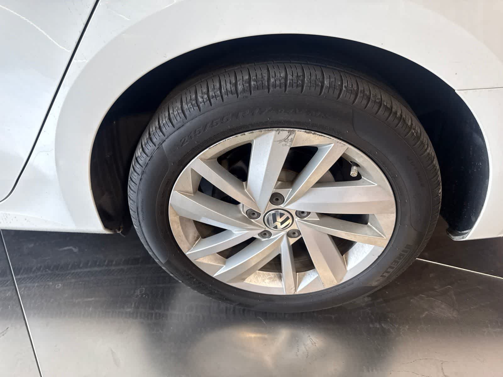 Used 2018 Volkswagen Passat 2.0T SE w/ SE Lighting Package FWD image 10
