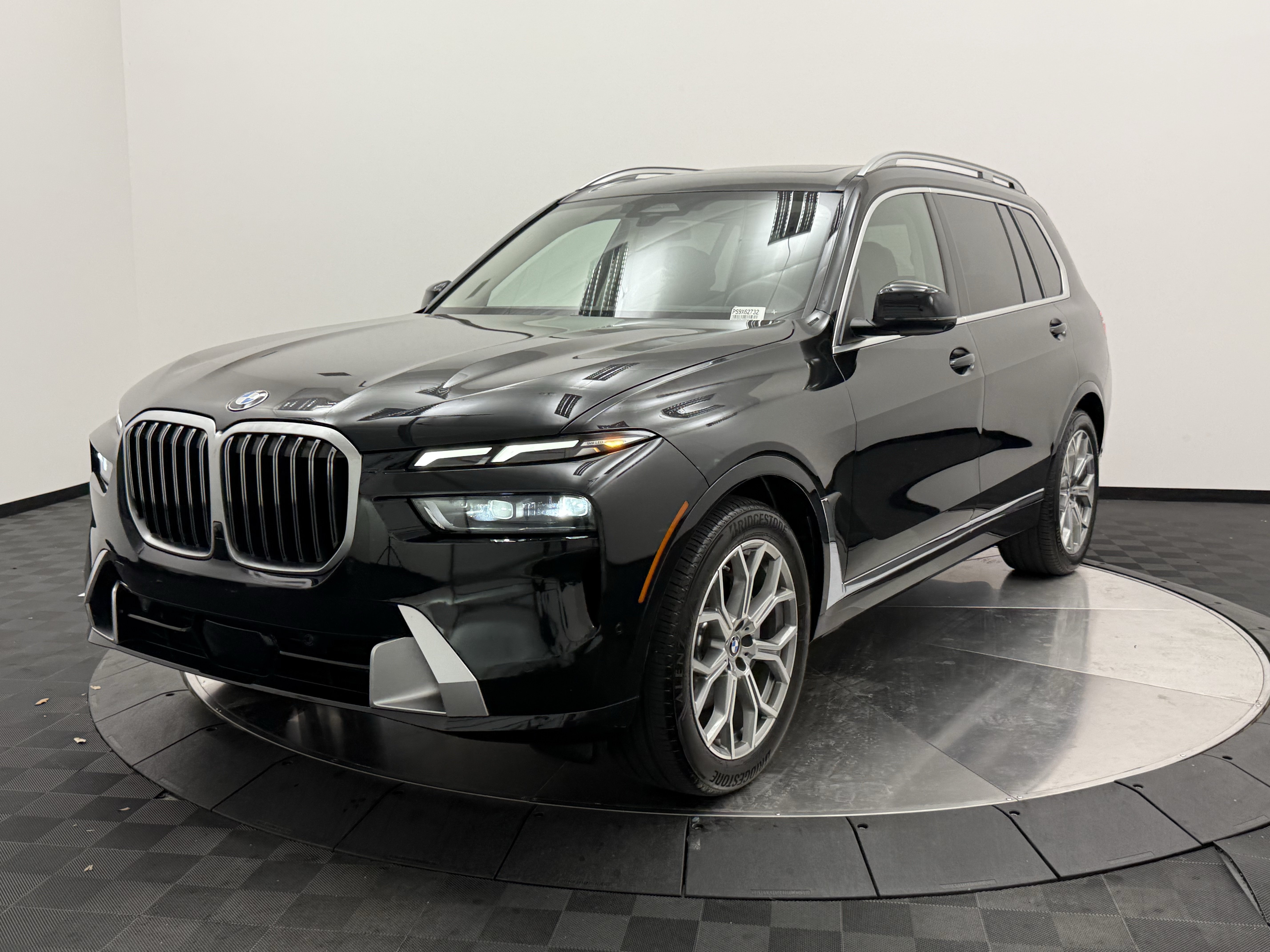 Used 2025 BMW X7 xDrive40i w/ Premium Package AWD/4WD image 3