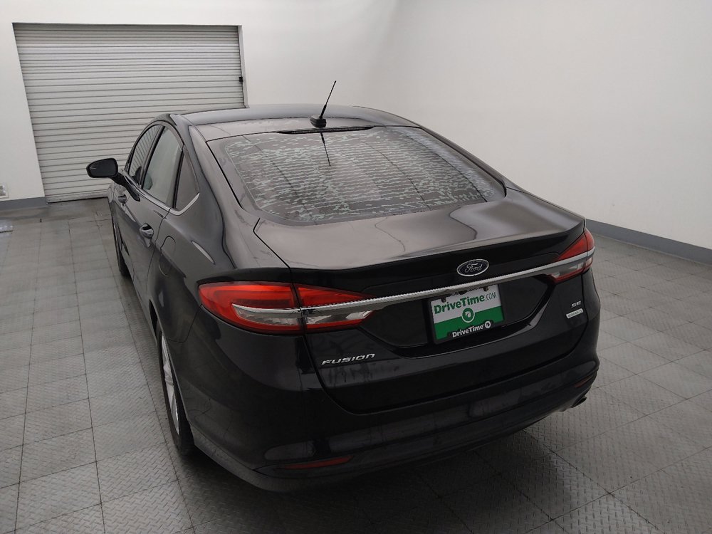 Used 2018 Ford Fusion SE w/ Fusion SE Technology Package FWD image 6