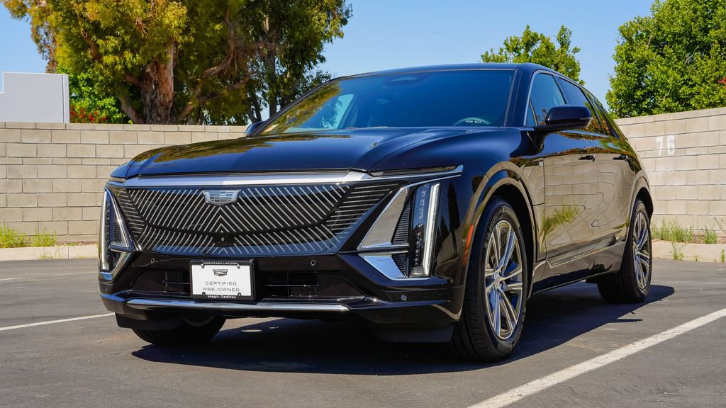 Certified 2024 Cadillac Lyriq Luxury RWD image 2