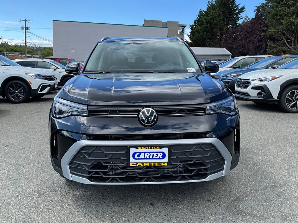 New 2025 Volkswagen Taos SE image 3