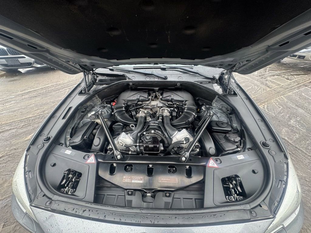 Used 2011 BMW 550i Gran Turismo xDrive image 20