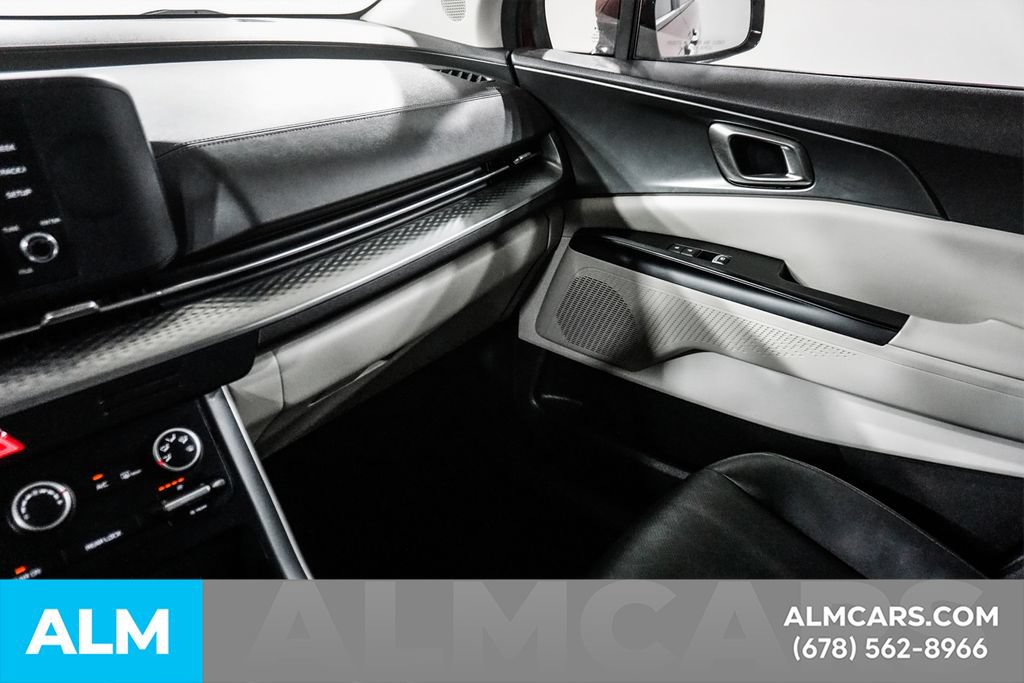 Used 2024 Kia Carnival LX FWD image 36