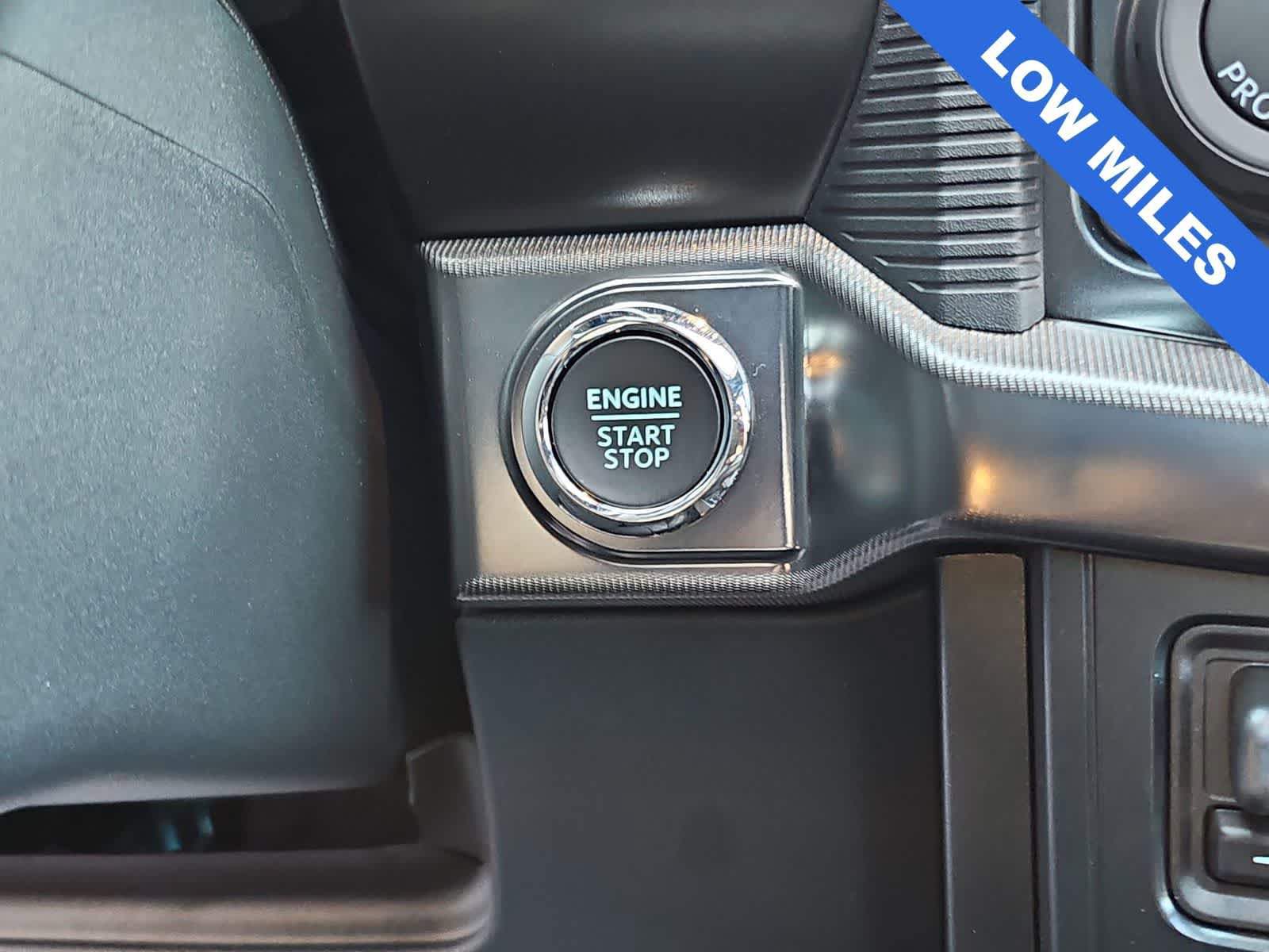 Used 2025 Ford F150 Raptor AWD/4WD image 24