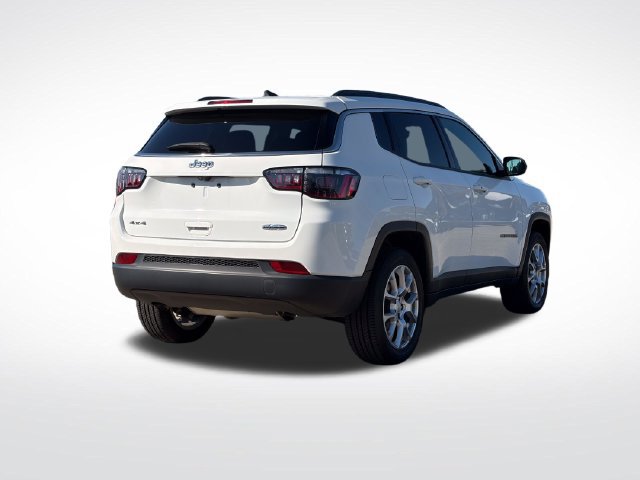 Used 2023 Jeep Compass Latitude AWD/4WD image 5