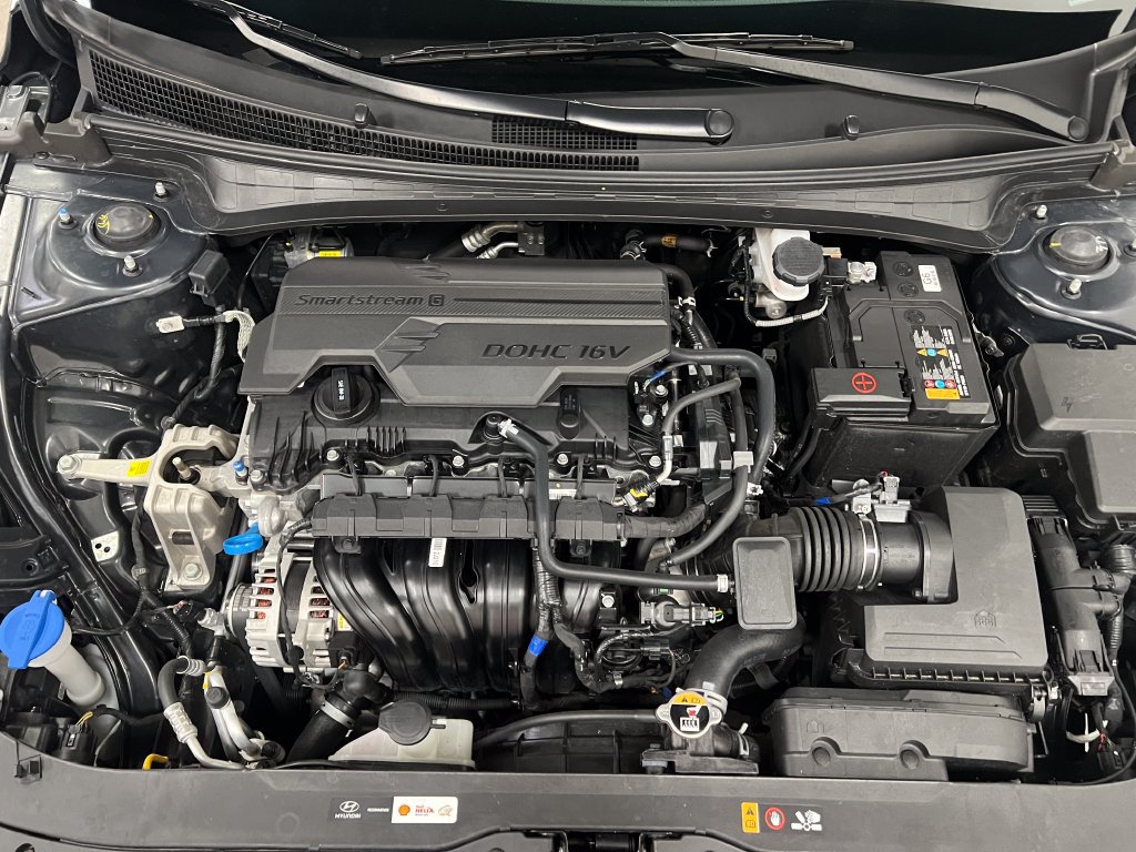 Used 2025 Hyundai Elantra Sport FWD image 22