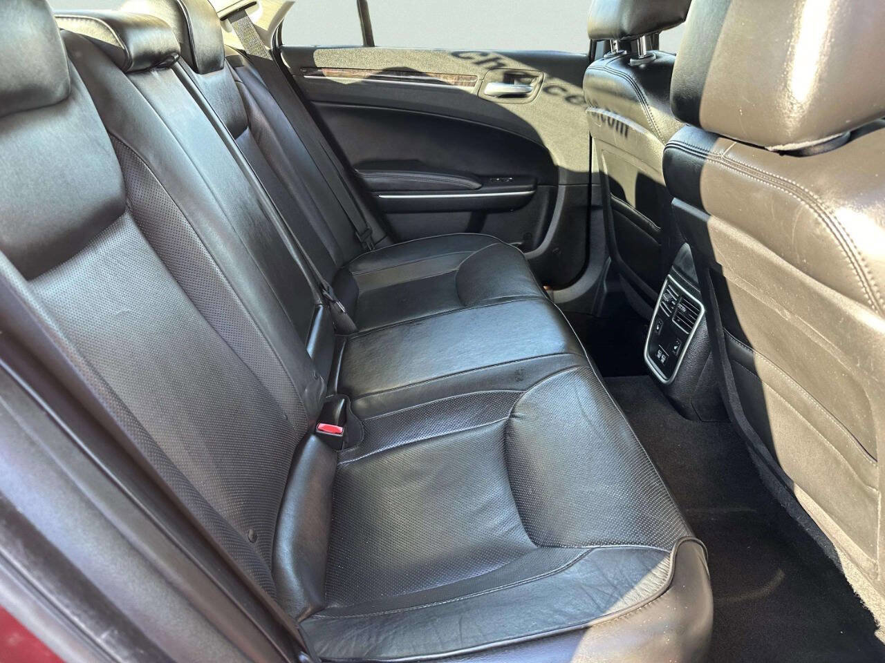 Used 2019 Chrysler 300 Limited image 15