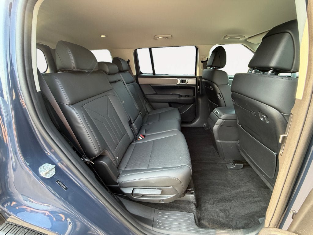 Used 2025 Hyundai Santa Fe SEL AWD/4WD image 24