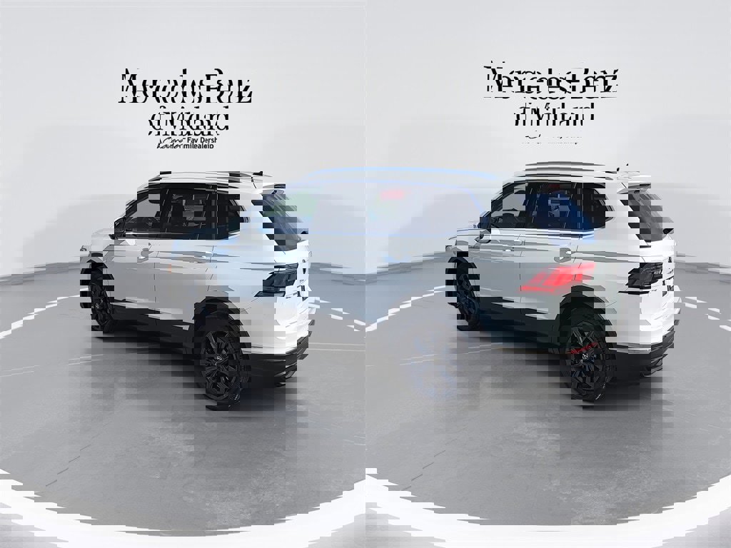 Used 2024 Volkswagen Tiguan SE image 6