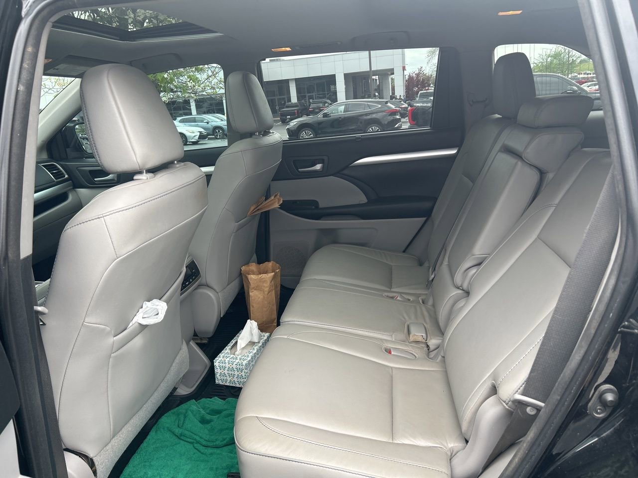 Used 2018 Toyota Highlander XLE image 11