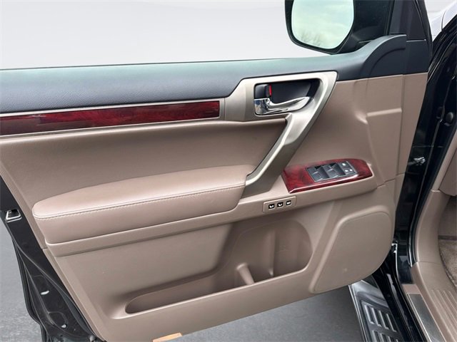 Used 2011 Lexus GX 460 image 19