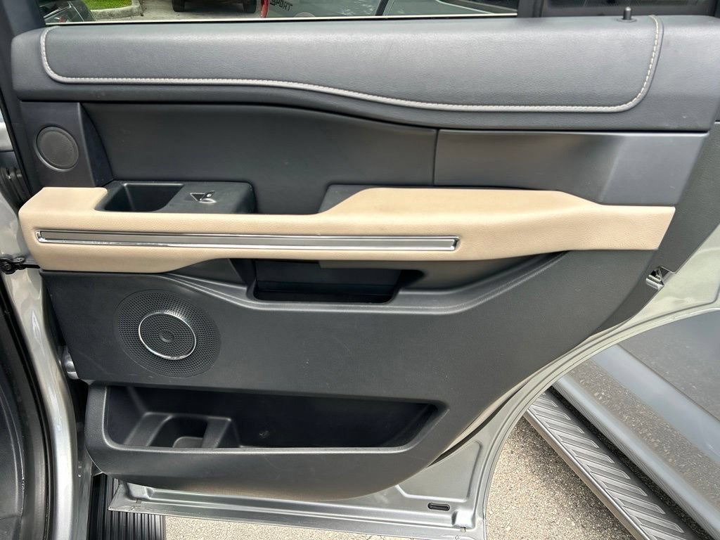 Used 2024 Ford Expedition Limited RWD image 46