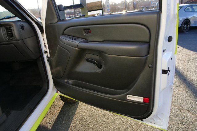 Used 2006 GMC Sierra 3500 SLE w/ Heavy-Duty Power Package image 61