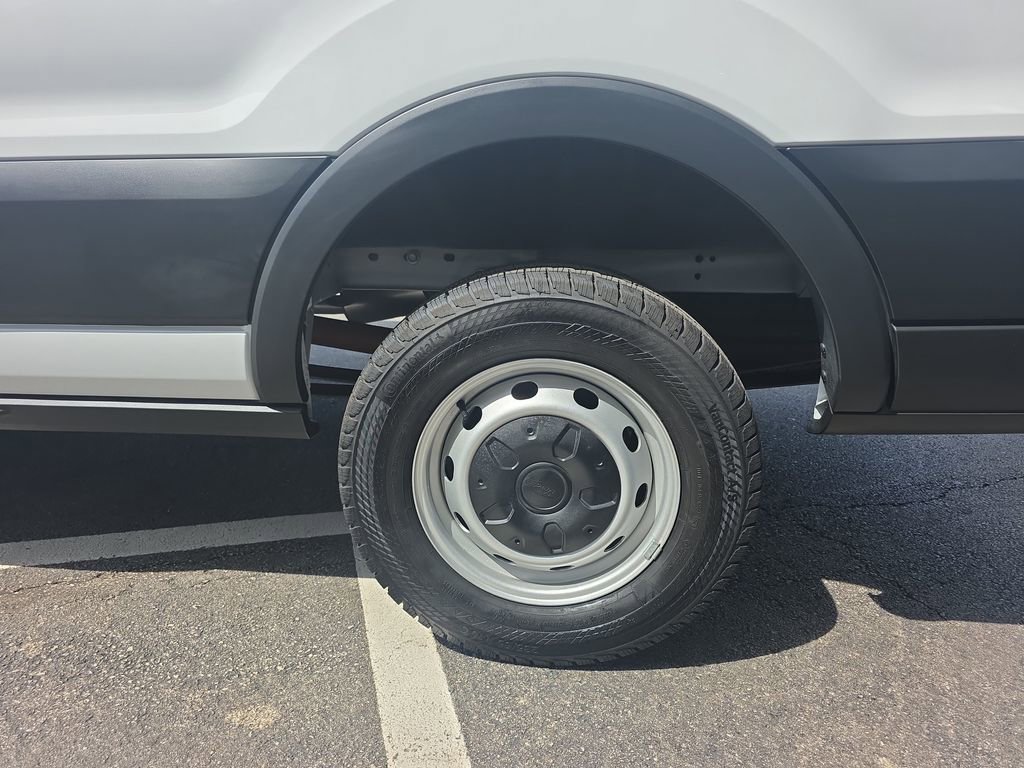 New 2025 Ford Transit 250 148 Medium Roof image 20