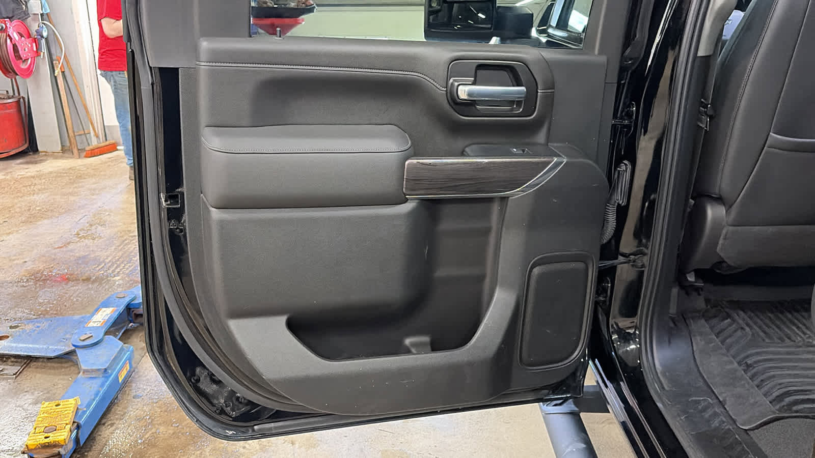 Used 2022 Chevrolet Silverado 2500 LTZ w/ LTZ Plus Package image 22