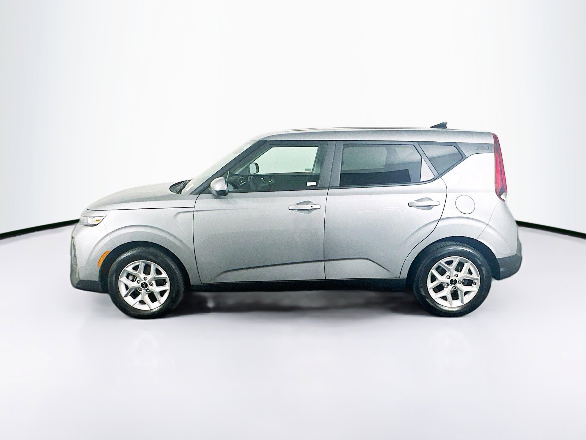 Used 2022 Kia Soul S FWD image 4