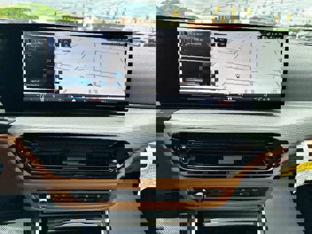 New 2025 BMW i4 xDrive40i image 18