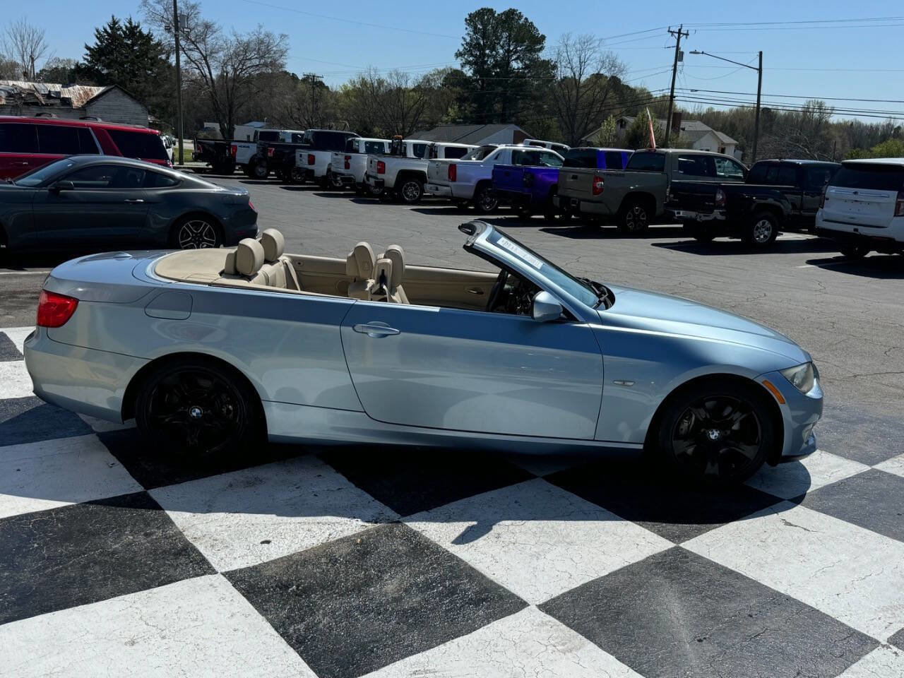 Used 2013 BMW 335i Convertible w/ Premium Pkg image 6