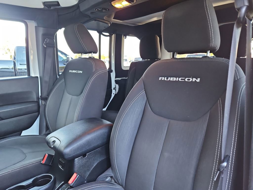 Used 2017 Jeep Wrangler Unlimited Rubicon w/ Connectivity Group AWD/4WD image 21