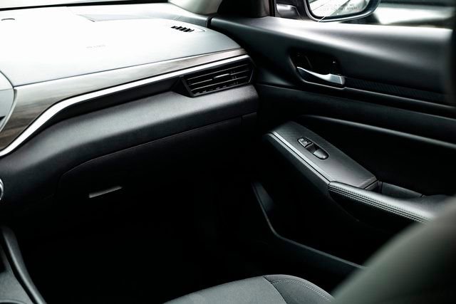 Used 2025 Nissan Altima 2.5 SV image 29