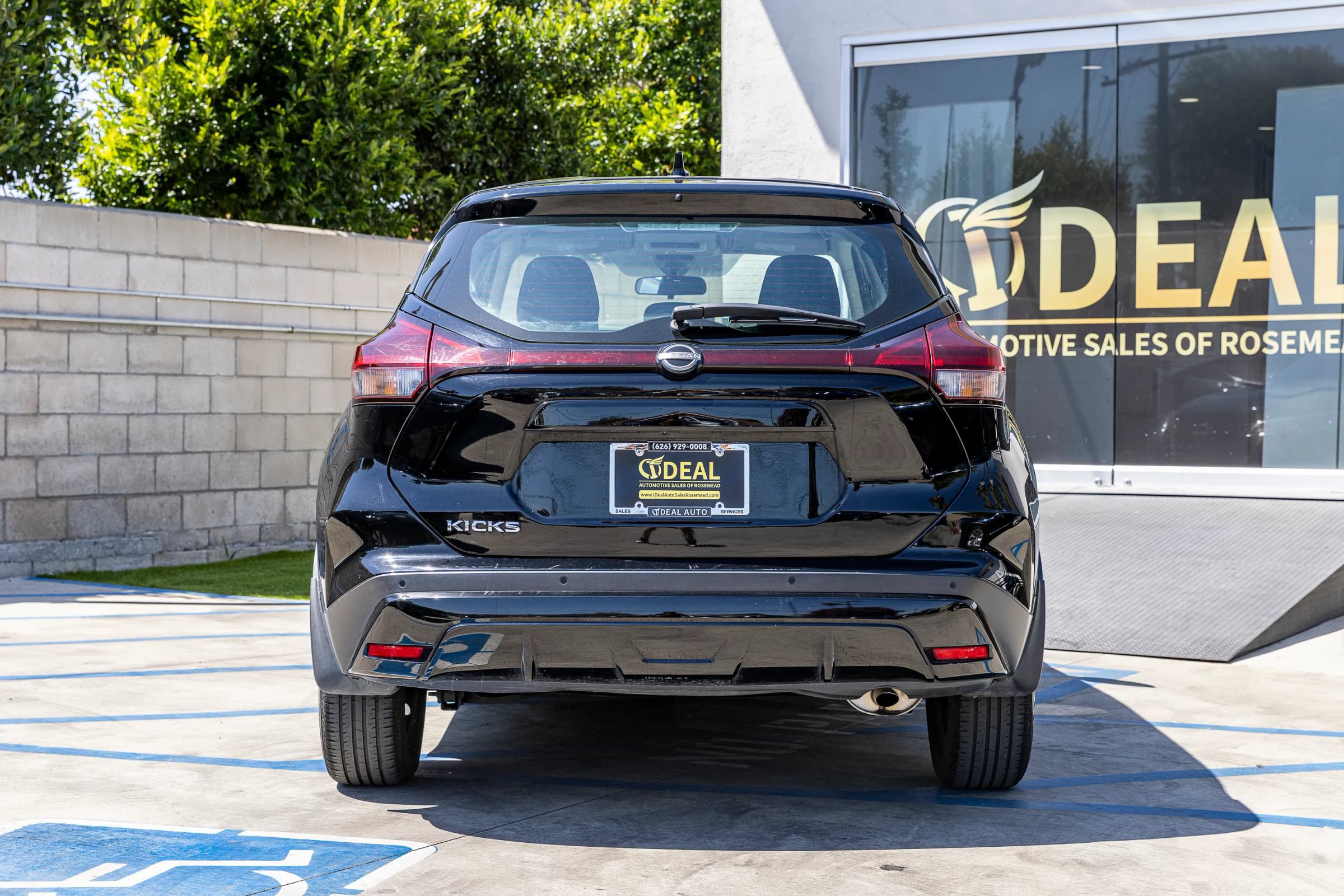 Used 2023 Nissan Kicks S FWD image 11