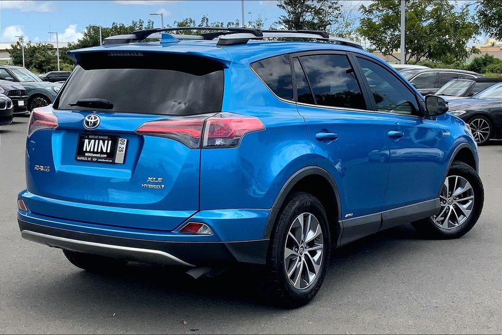 Used 2017 Toyota RAV4 XLE w/ Carpet Mat Package AWD/4WD image 11